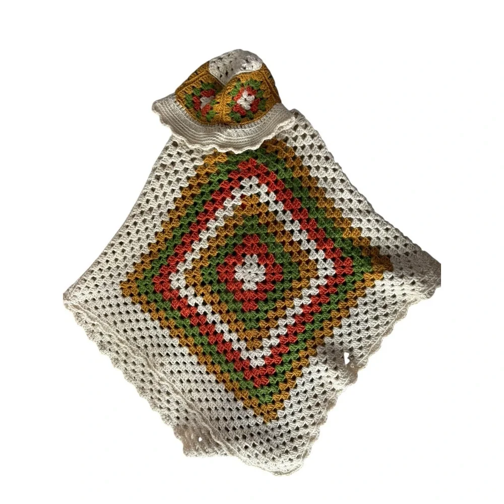 Vintage Crochet granny square cape shawl and hat tan/orange/beige/green‎